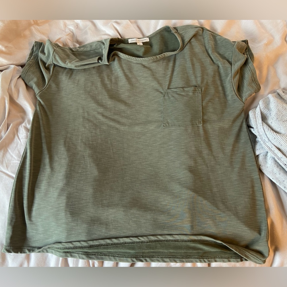 Green Envelope green pocket tee L